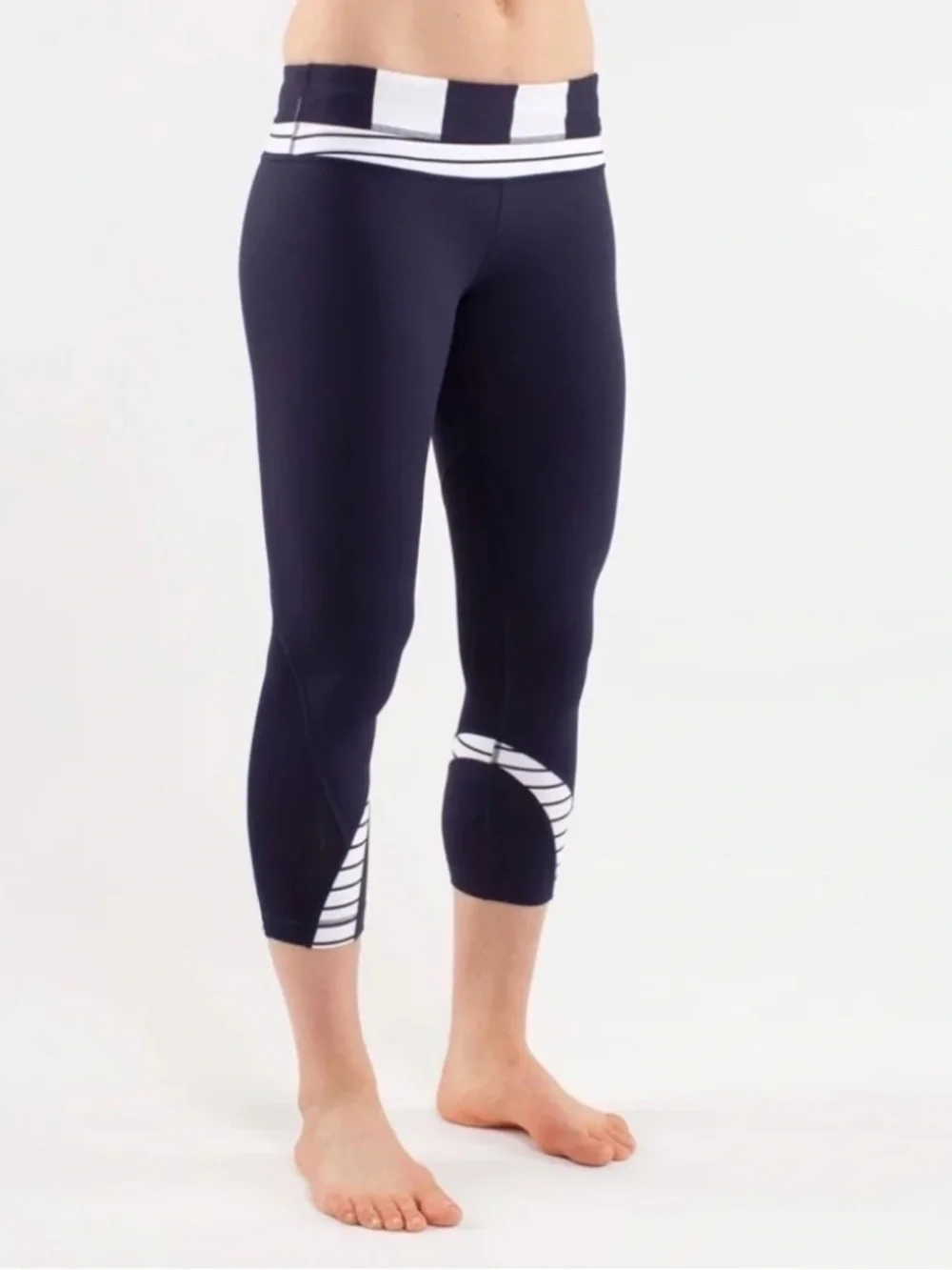 Lululemon Run Inspire Crop II Deep Indigo / Wide Bold Stripe Leggings Size 4